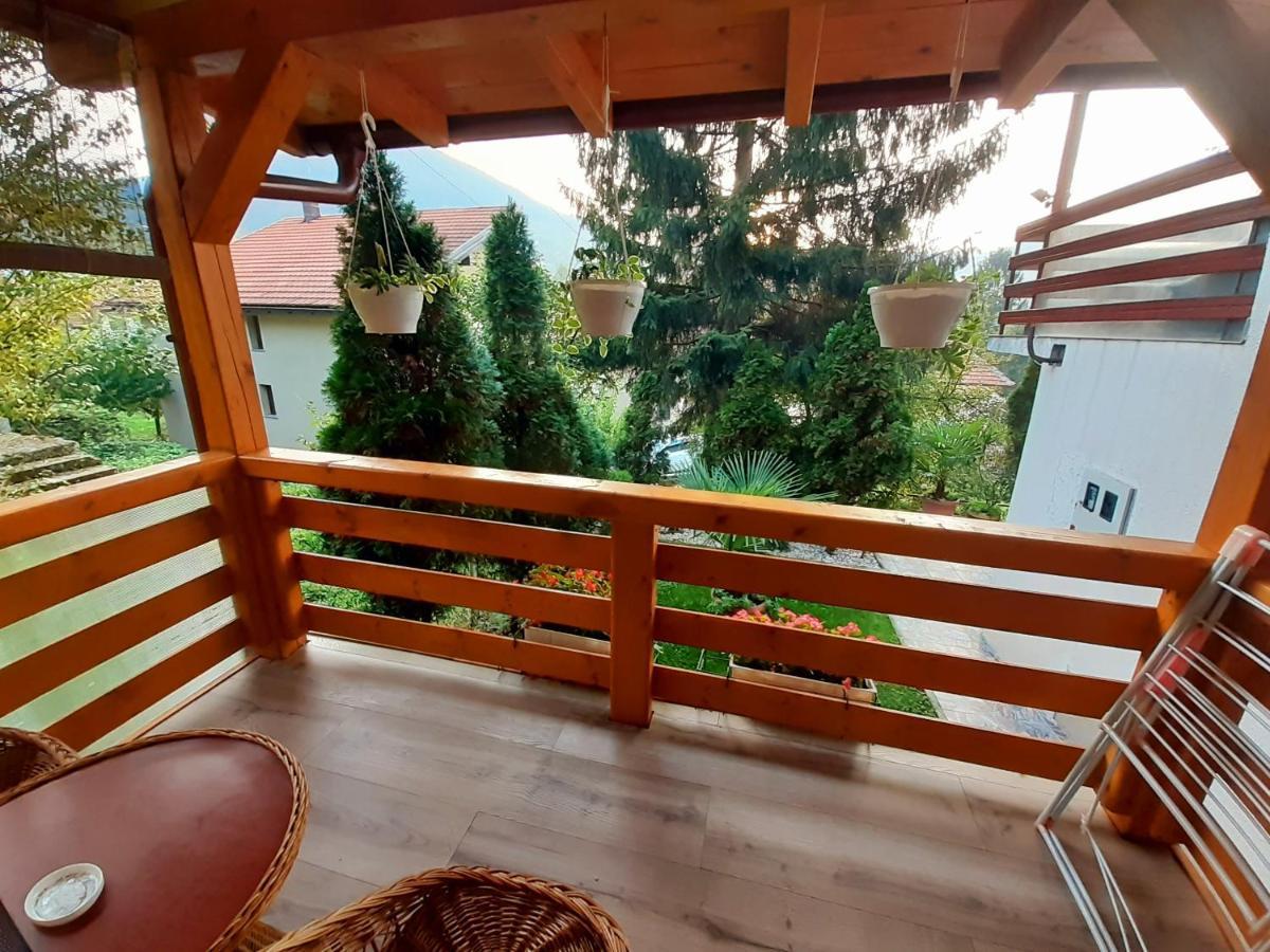 Obiteljski Apartman Borovi Visoko Exteriér fotografie