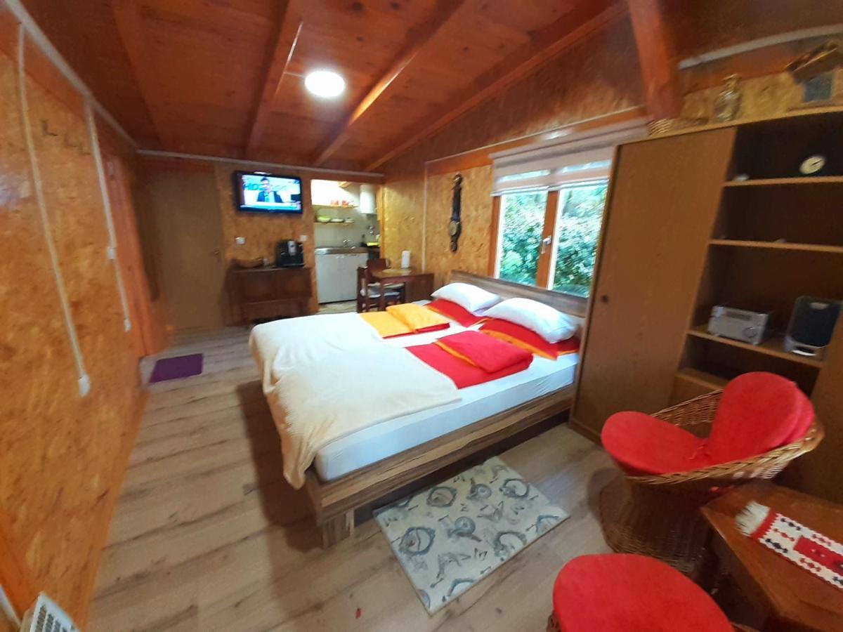 Obiteljski Apartman Borovi Visoko Exteriér fotografie
