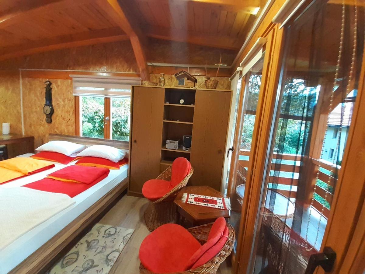 Obiteljski Apartman Borovi Visoko Exteriér fotografie