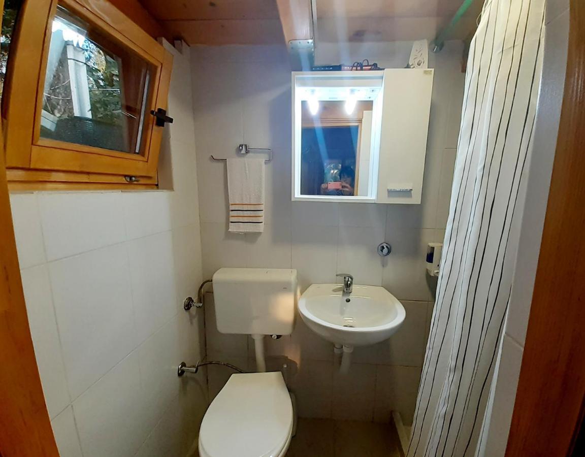 Obiteljski Apartman Borovi Visoko Exteriér fotografie