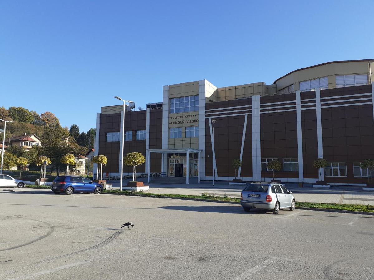 Obiteljski Apartman Borovi Visoko Exteriér fotografie