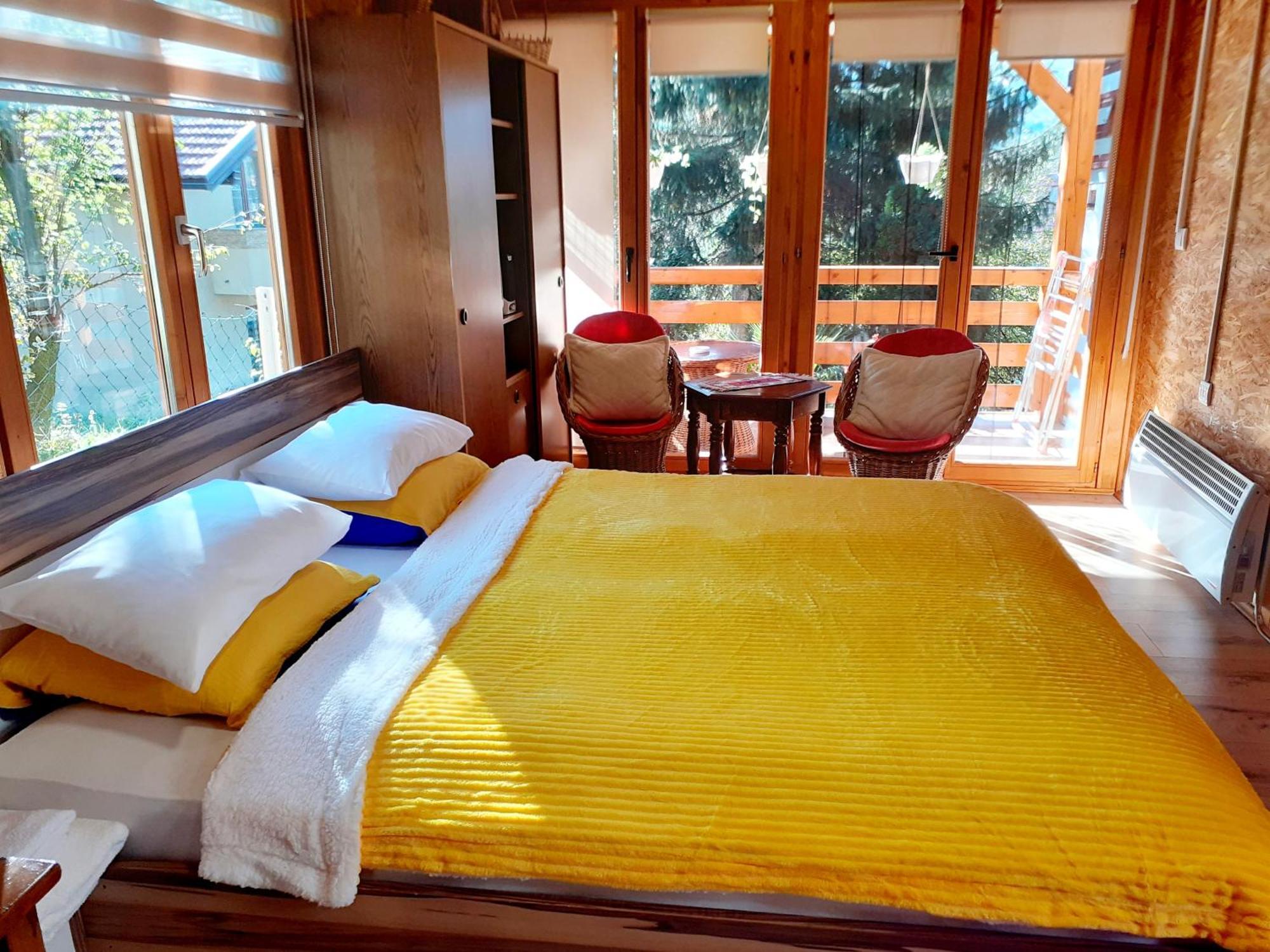 Obiteljski Apartman Borovi Visoko Exteriér fotografie