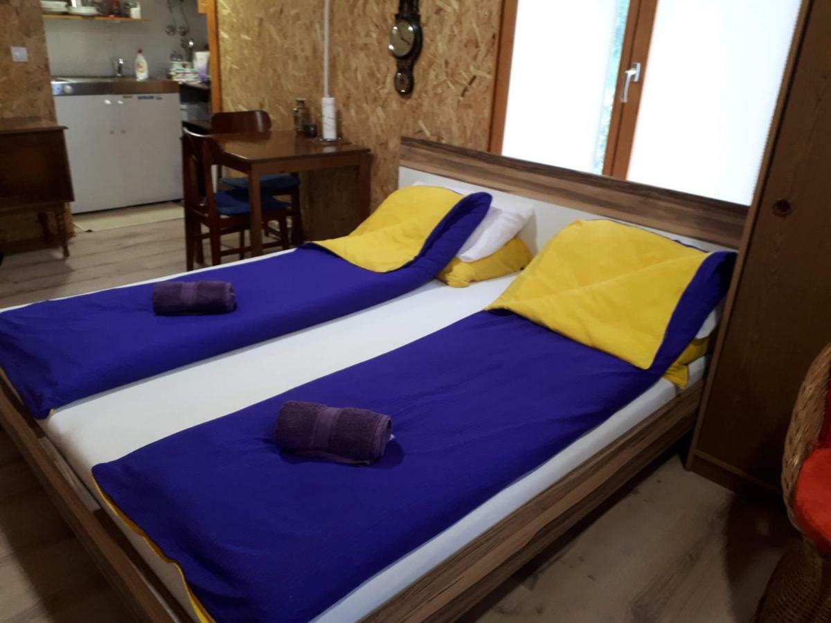 Obiteljski Apartman Borovi Visoko Exteriér fotografie
